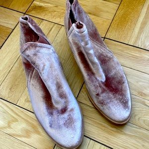 Dolce Vita pink suede Chelsea boots